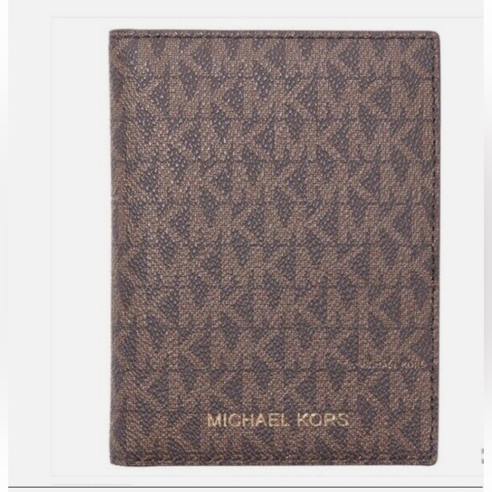✨NWOT - Michael Kors Bedford Travel Passport Leather Wallet Holder✨